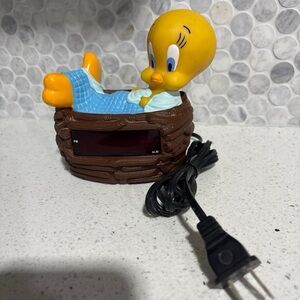 VTG 1996 Tweety Bird Sleeping Nest Digital Alarm Clock Looney Tunes